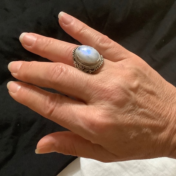 Moonstone ring - Picture 3 of 5